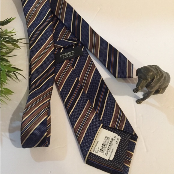 NORDSTROM 100% Silk TIE Navy & Stripes NEW - Picture 3 of 6